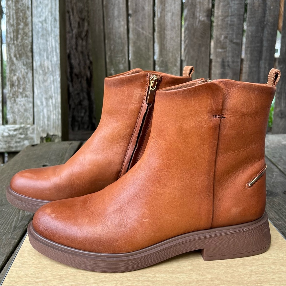 Franco Sarto Wm’s Bealy Cognac Leather Ankle Boots Sz 7.5